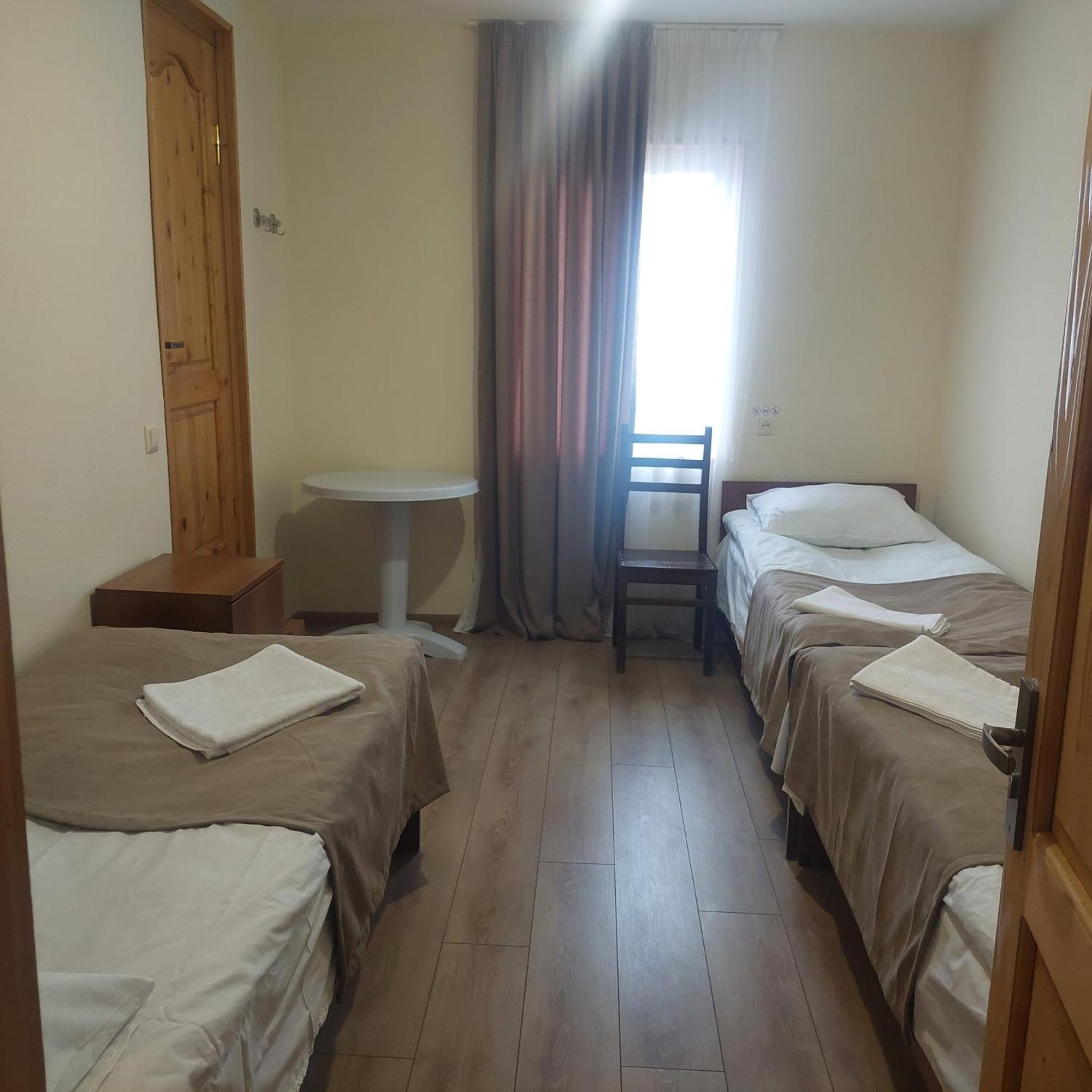 Guest House Tsasne Omalo Exterior foto